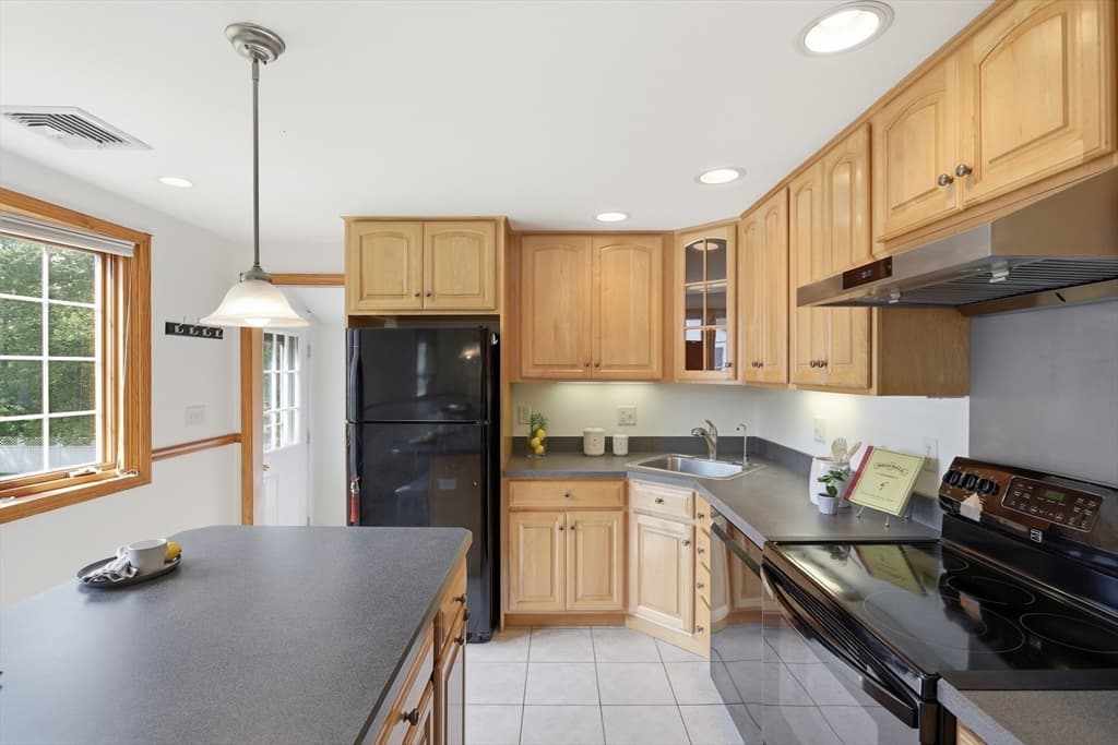 111 Nashua Rd, Billerica MA 01862 photo 9