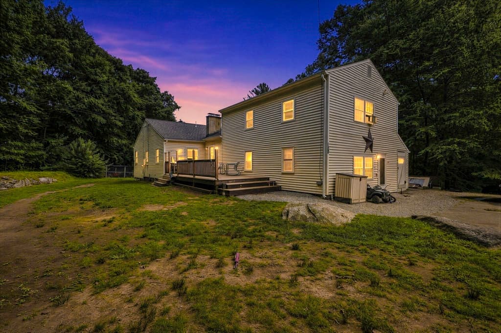 188 Maple St, Douglas MA 01516