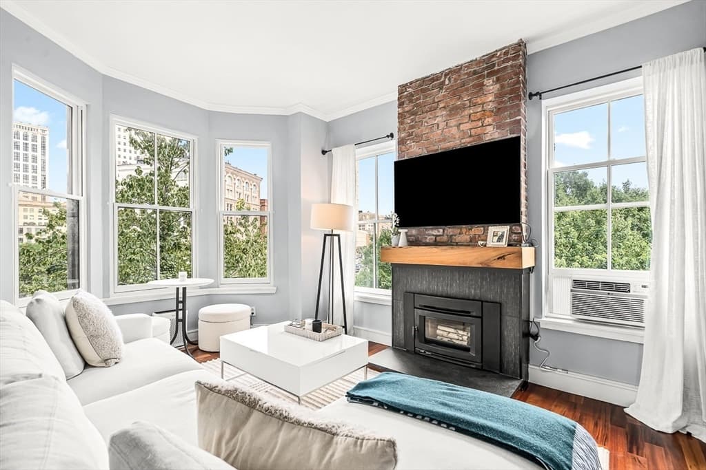 17 Cazenove St # 408, Boston MA 02116 photo 6