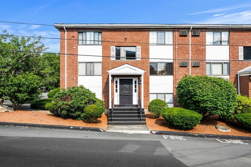 10B Colonial Dr # 1B, Andover MA 01810