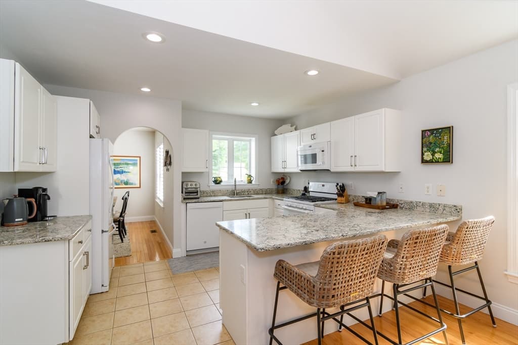 14 Sea Knoll Ct # 14, Bourne MA 02532 photo 6