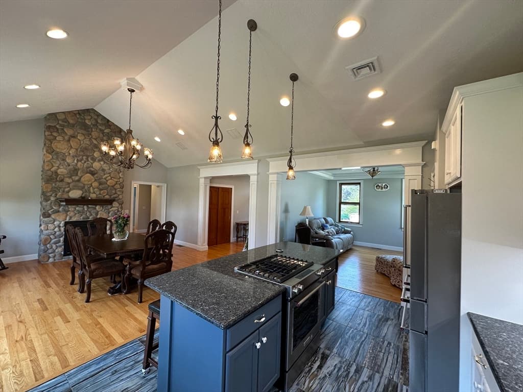 139 Blanchard St, Chicopee MA 01020 photo 15
