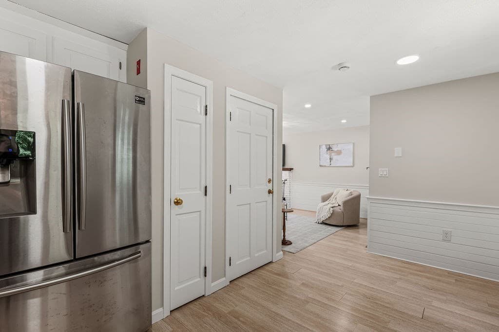 Single Family Residence at 394 Old Farm Rd, Franklin MA 02038, photo 13 of 42