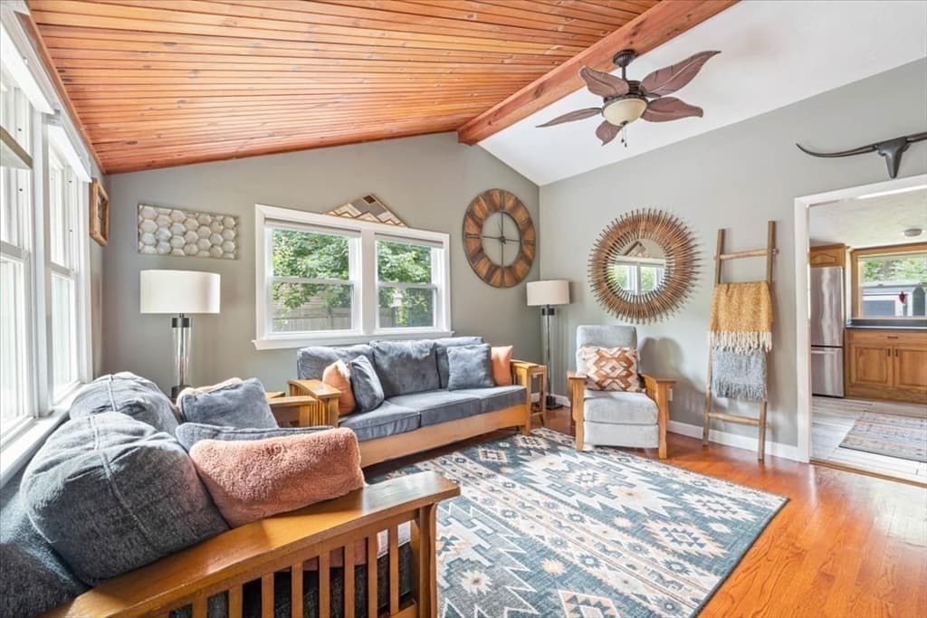 18 Carol Ave, Pembroke MA 02359 photo 2
