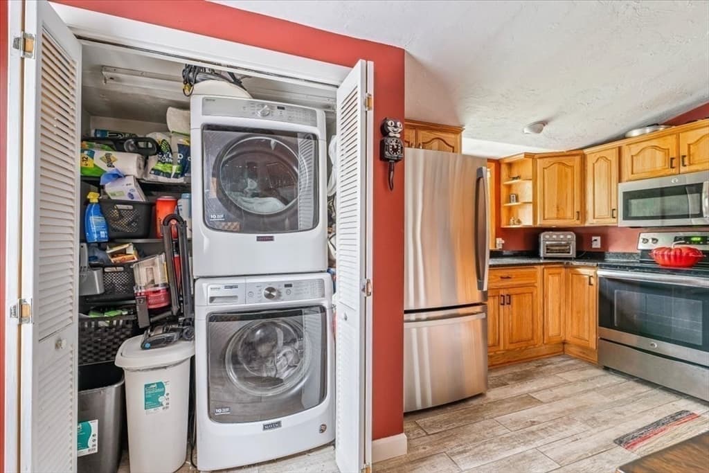 18 Carol Ave, Pembroke MA 02359 photo 11