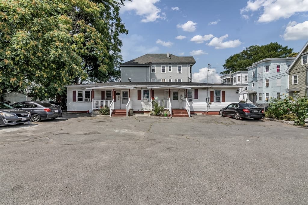 28 Exchange St, Lawrence MA 01841