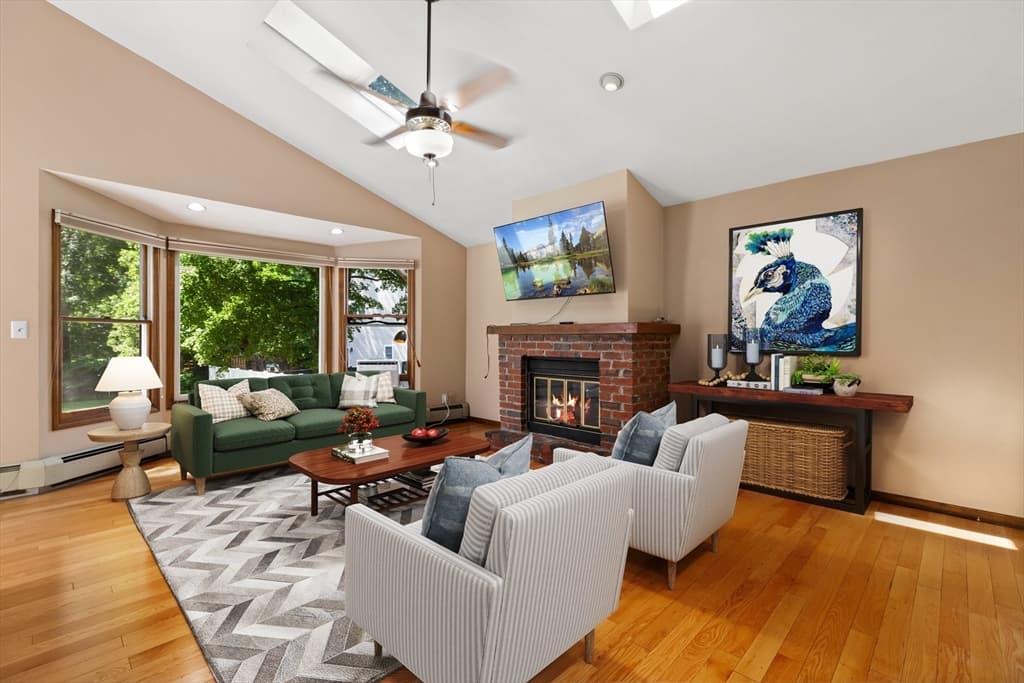 63 Oakdale Ave, Dedham MA 02026 photo 2