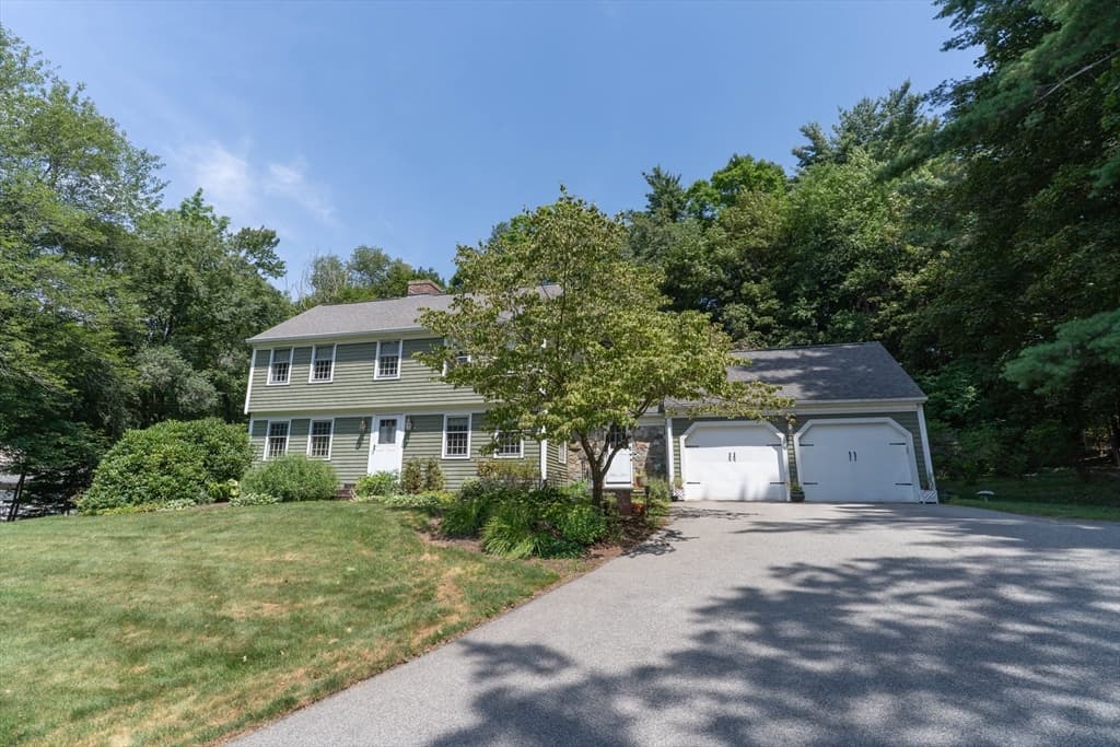 Single Family Residence at 32 Mcgregory Rd, Sturbridge MA 01566, Sturbridge, photo 4 of 42