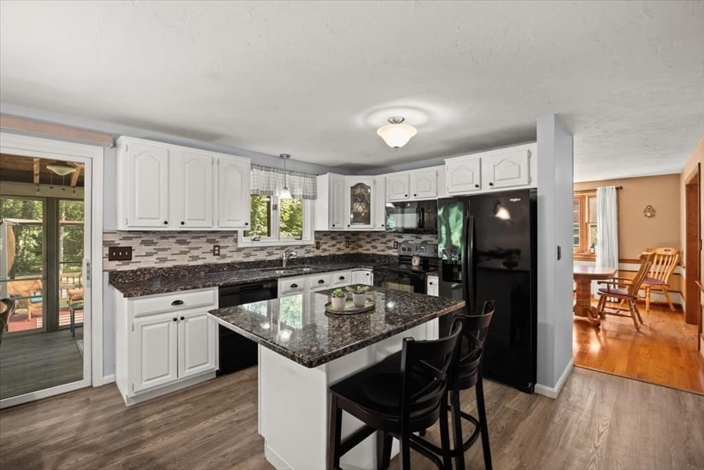 461 Hodges St, Taunton MA 02780 photo 17
