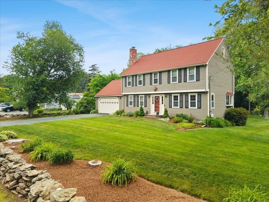 461 Hodges St, Taunton MA 02780 photo 9