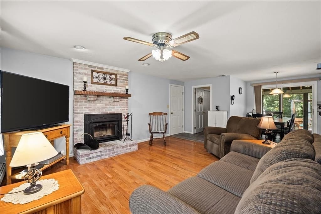 461 Hodges St, Taunton MA 02780 photo 24