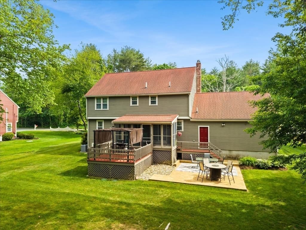 461 Hodges St, Taunton MA 02780 photo 4