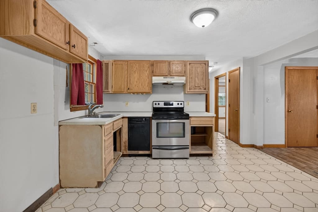 39 Mountain Ave, Saugus MA 01906 photo 6