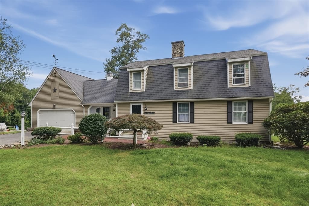 251 Mendon Street, Blackstone MA 01504