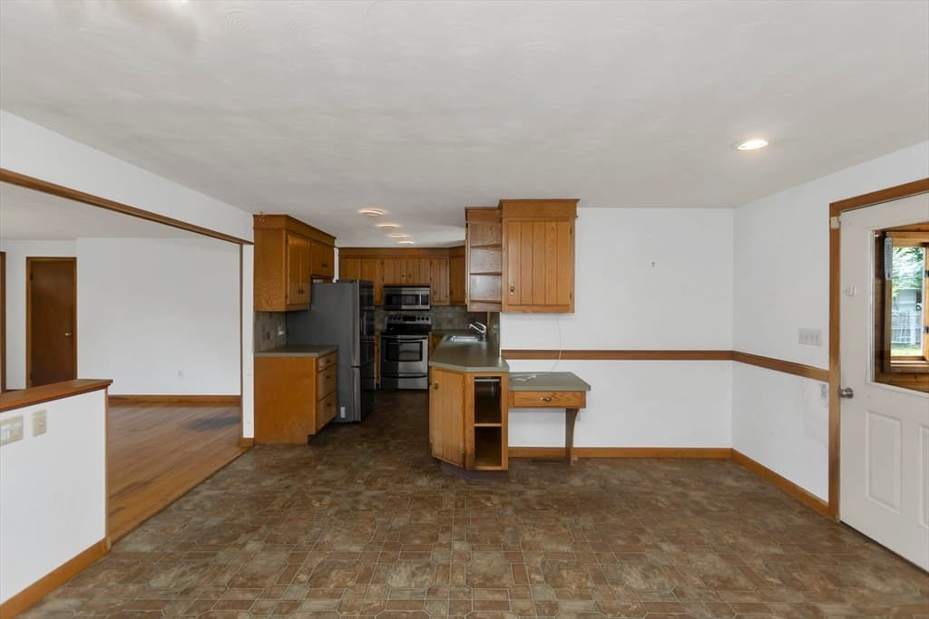 293 N Loomis St, Southwick MA 01077 photo 17