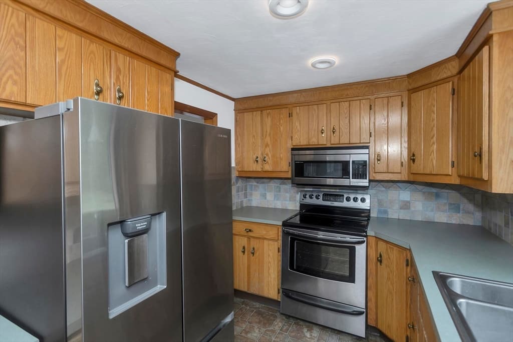 293 N Loomis St, Southwick MA 01077 photo 10