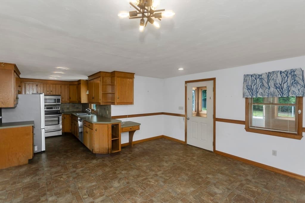 293 N Loomis St, Southwick MA 01077 photo 18