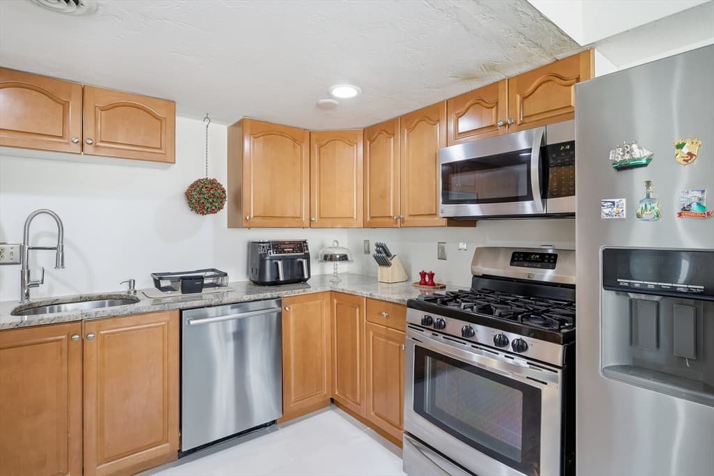 36 Meadow Pond Drive # K, Leominster MA 01453 photo 9