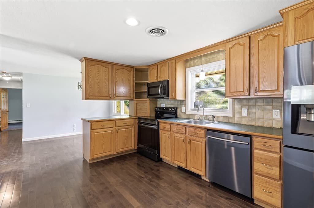 35 Dandy Rd, Brockton MA 02302 photo 14