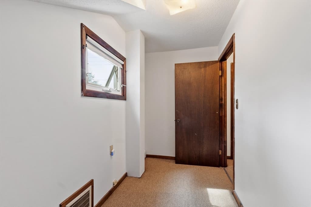164 Coleman St, Gardner MA 01440 photo 22