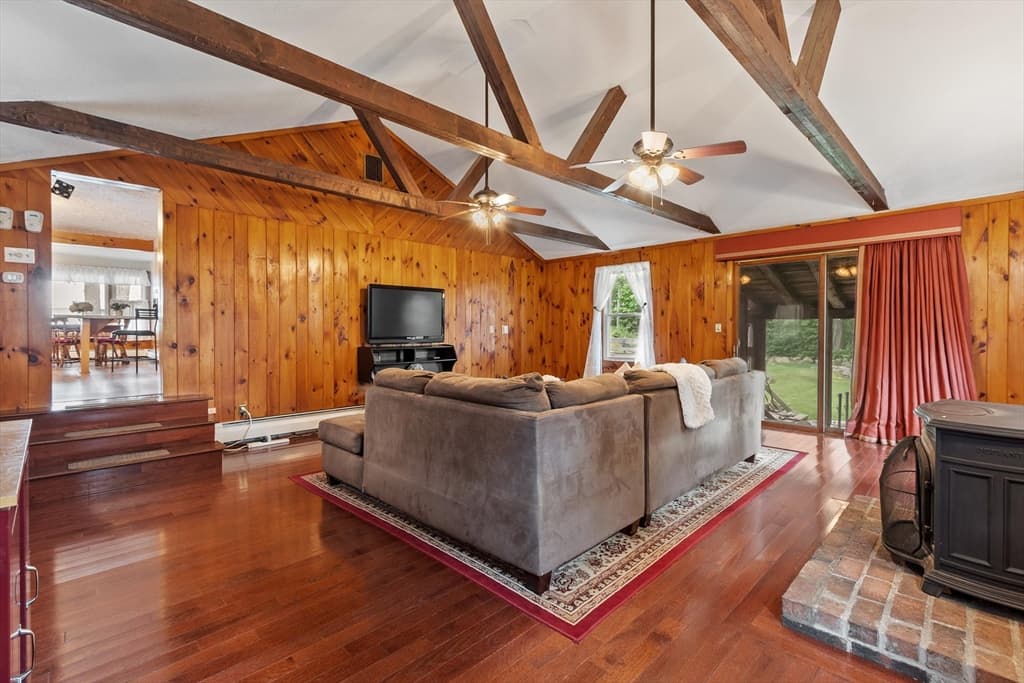 164 Coleman St, Gardner MA 01440 photo 15
