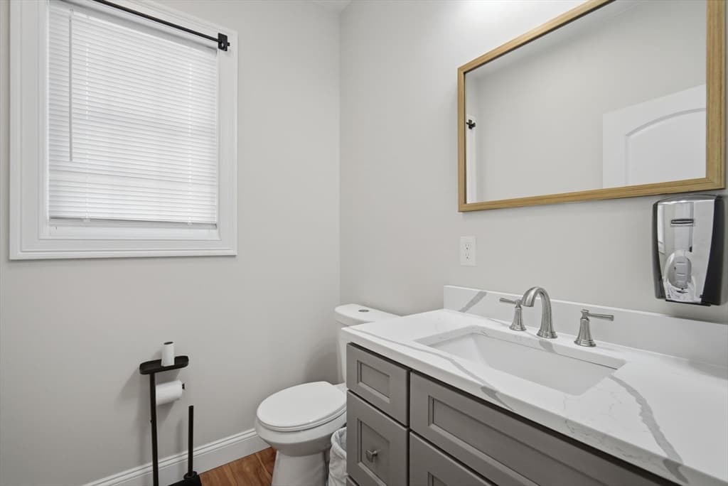 24 Medford St, Springfield MA 01107 photo 14