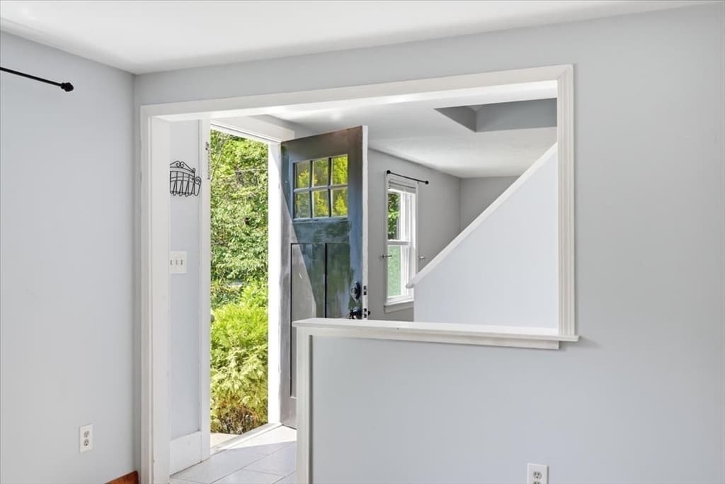 106 Bourne Rd, Plymouth MA 02360 photo 5