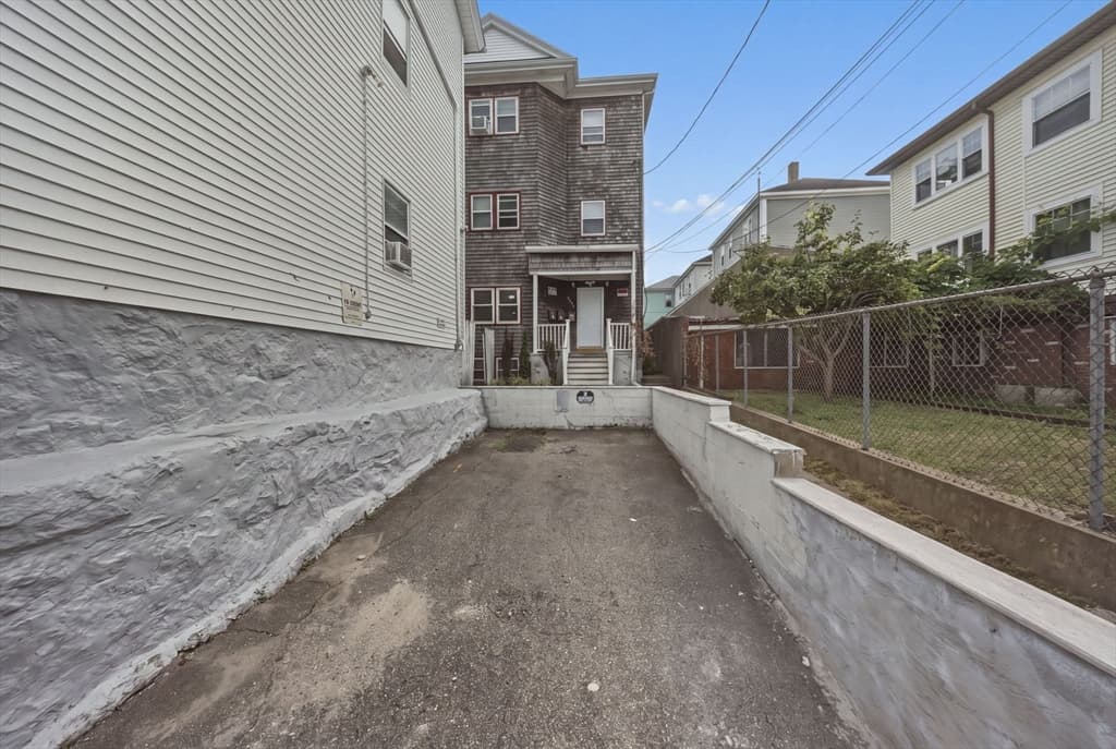 231 County St, Fall River MA 02723 photo 39