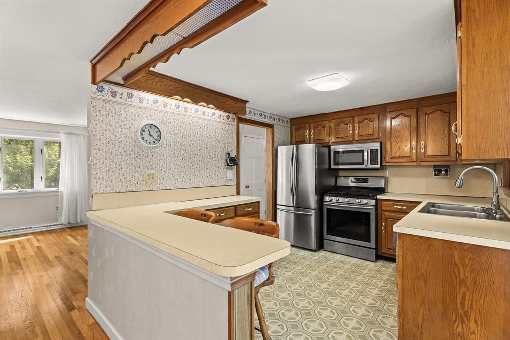 360 W Washington St, Hanson MA 02341 photo 16