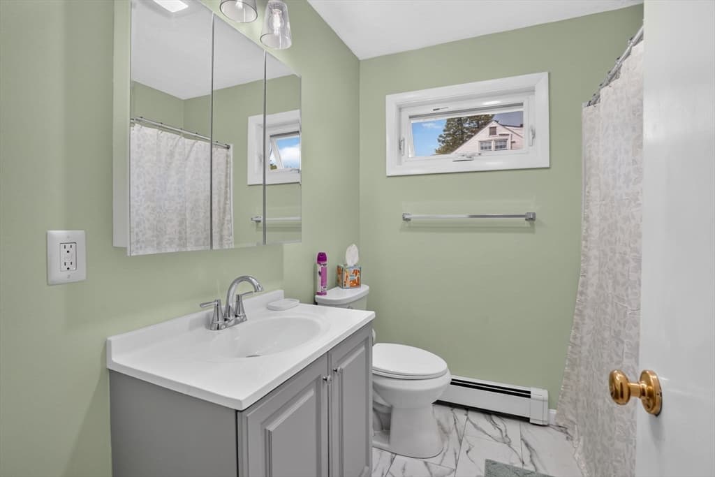 221 Rochambeau St, New Bedford MA 02745 photo 15