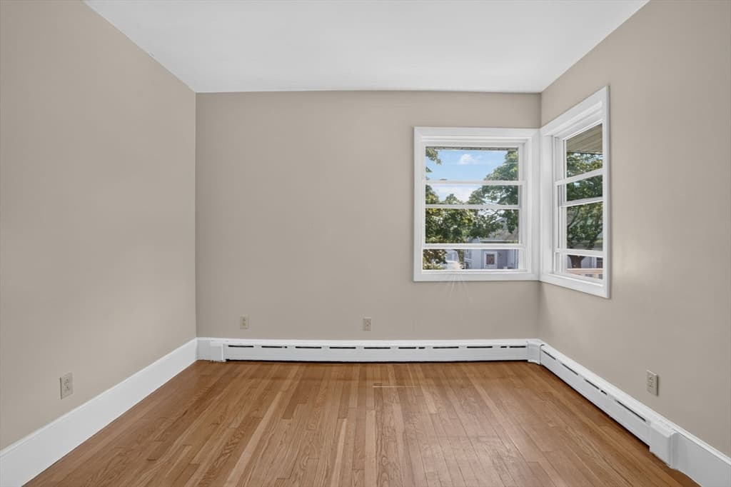 221 Rochambeau St, New Bedford MA 02745 photo 19