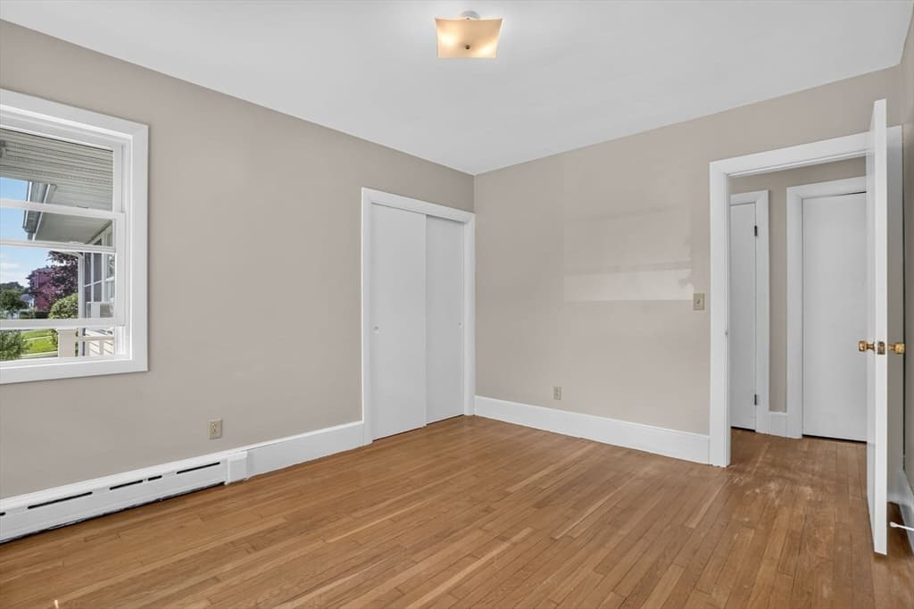 221 Rochambeau St, New Bedford MA 02745 photo 21
