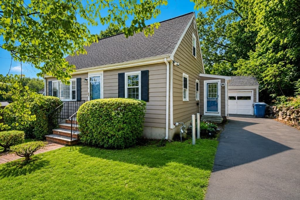 Single Family Residence at 10 Curtis Cir, Canton MA 02021, Canton, photo 2 of 25