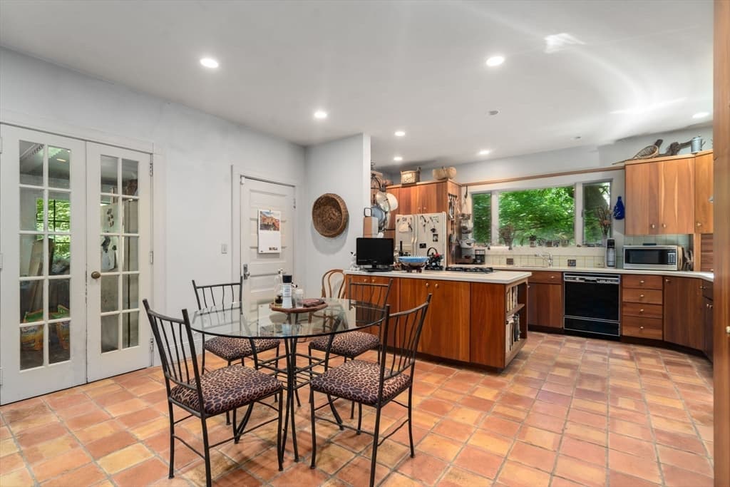 379 Central, Newton MA 02466 photo 9