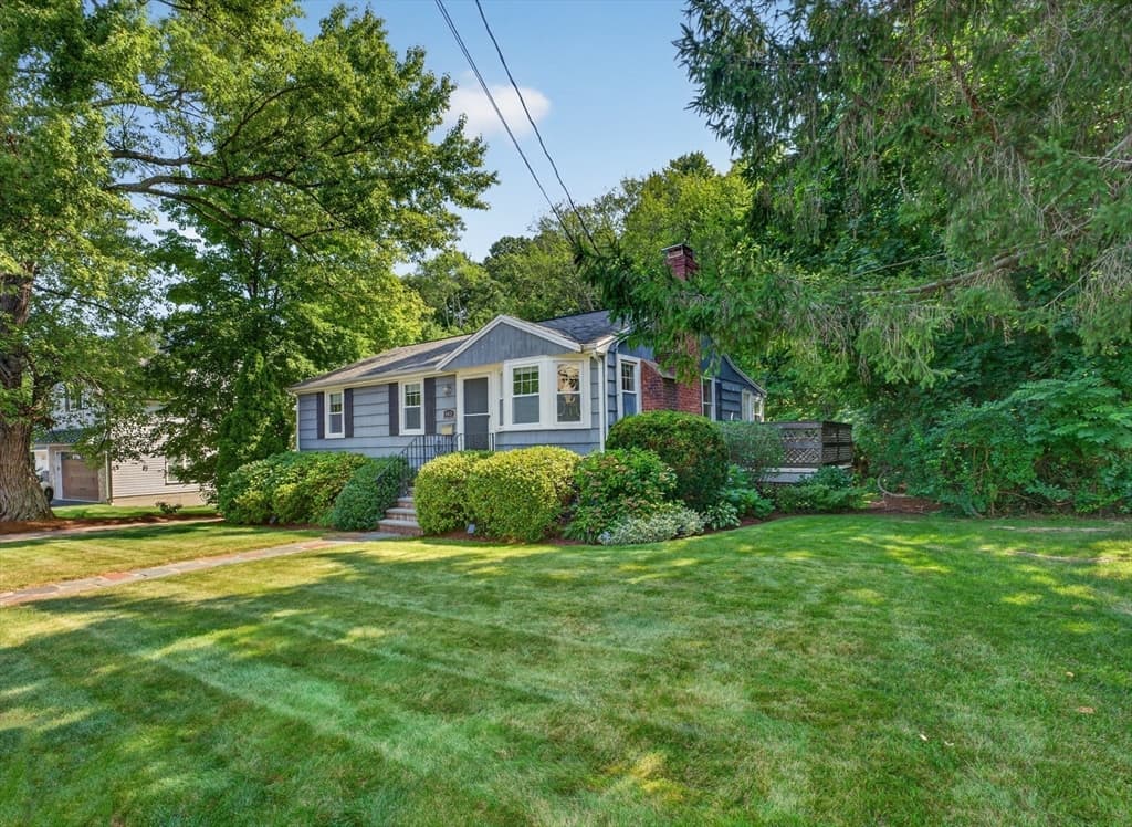 462 Chestnut St, Needham MA 02492 photo 2