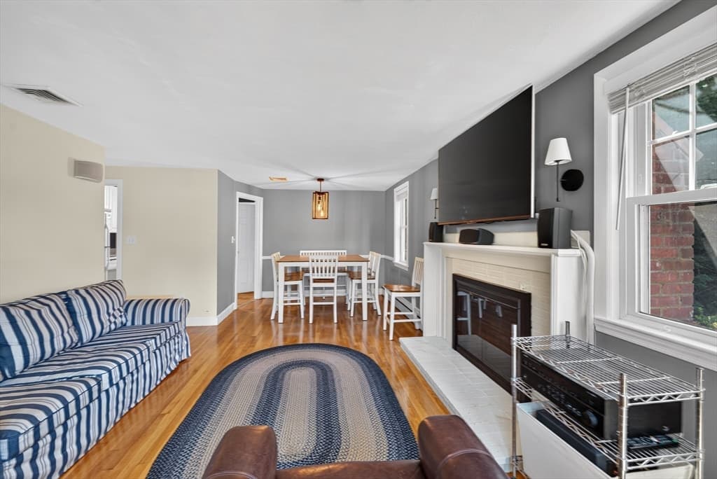 462 Chestnut St, Needham MA 02492 photo 11