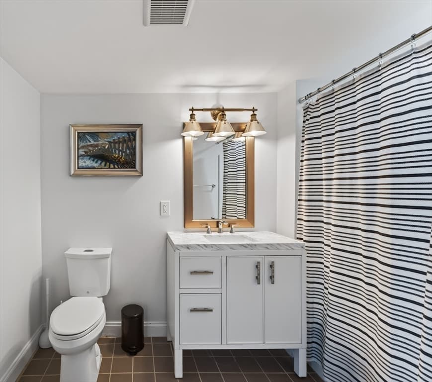 881 E 1st St # 203, Boston MA 02127 photo 17