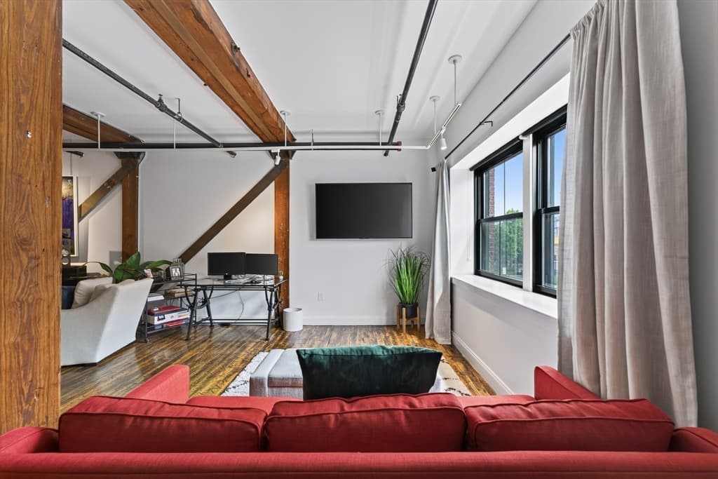 881 E 1st St # 203, Boston MA 02127 photo 10