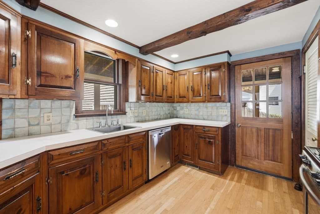 16 Collins St, Newburyport MA 01950 photo 7