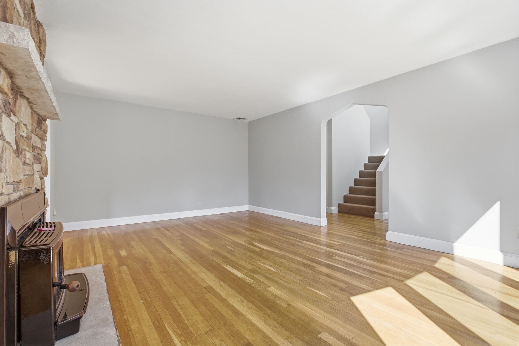 Single Family Residence at 14 Pleasant St, North Reading MA 01864, North Reading, photo 7 of 42