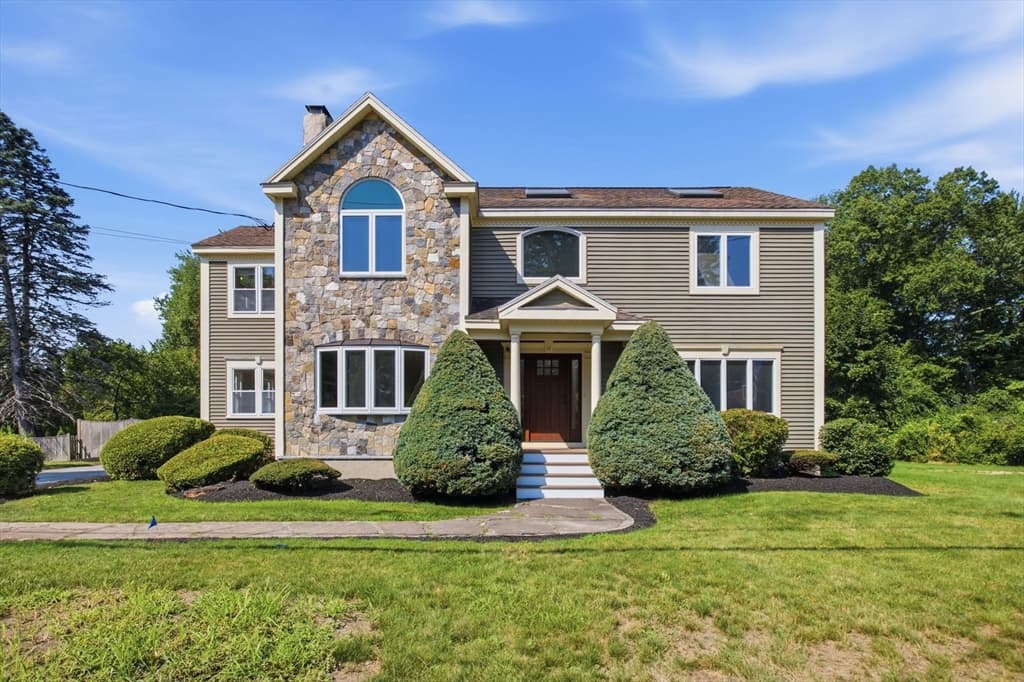 14 Pleasant St, North Reading MA 01864