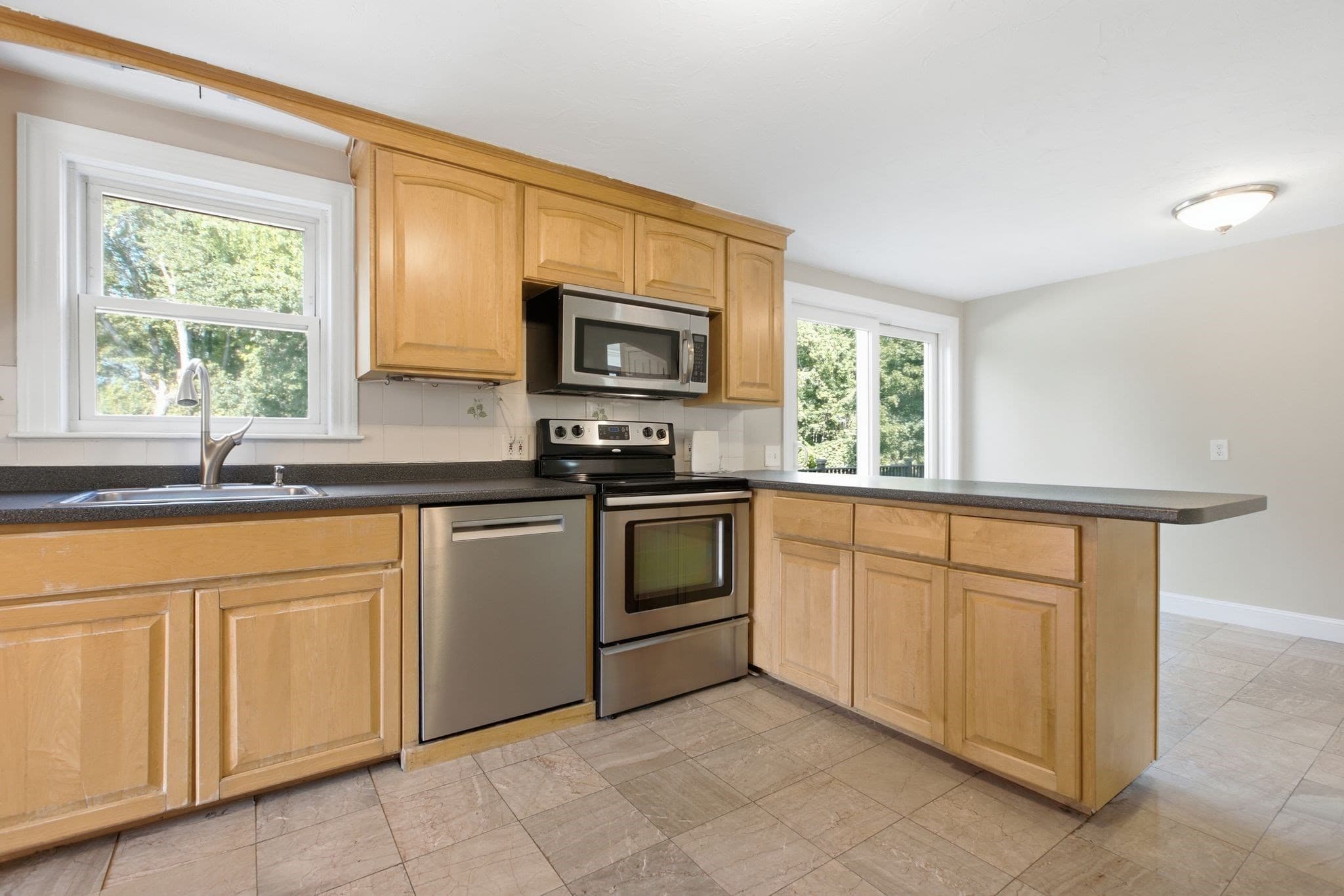 Single Family Residence at 14 Pleasant St, North Reading MA 01864, North Reading, photo 14 of 42