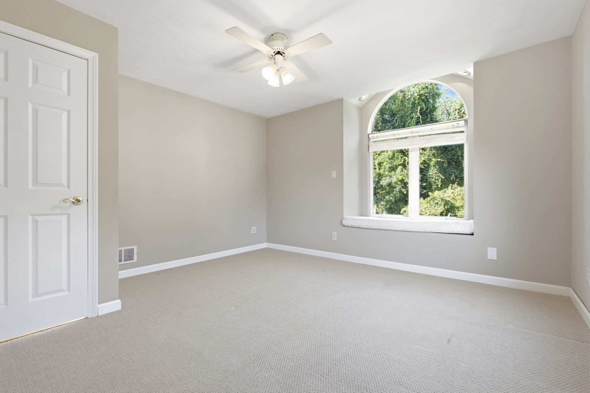 Single Family Residence at 14 Pleasant St, North Reading MA 01864, North Reading, photo 25 of 42
