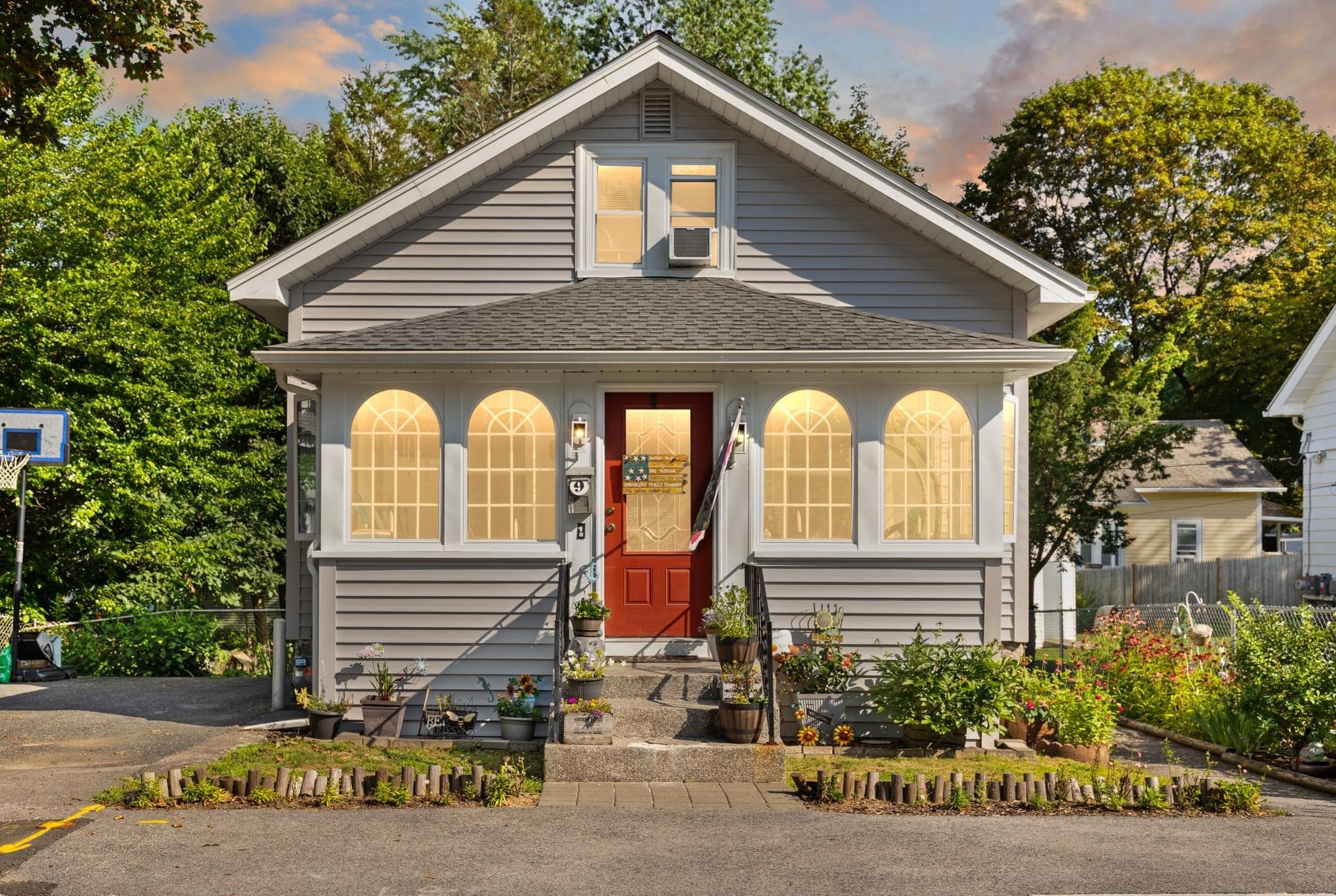 9 Norcross St, Worcester MA 01602