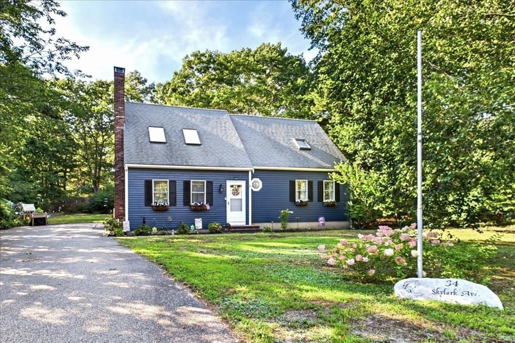 34 Skylark Ave, Plymouth MA 02360