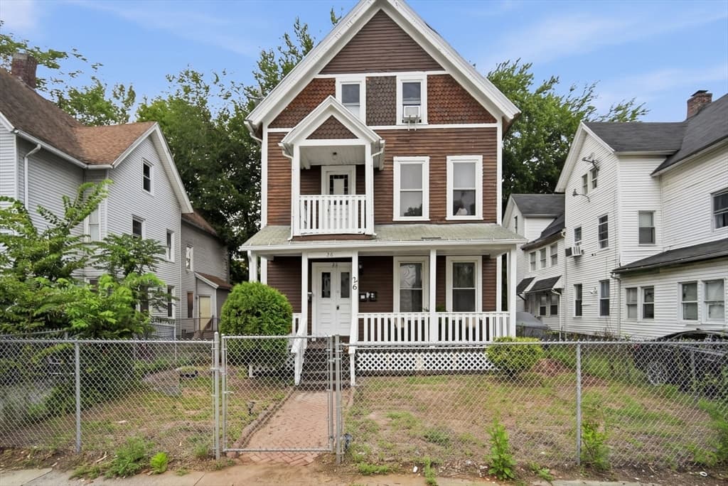 26 Hebron St, Springfield MA 01107