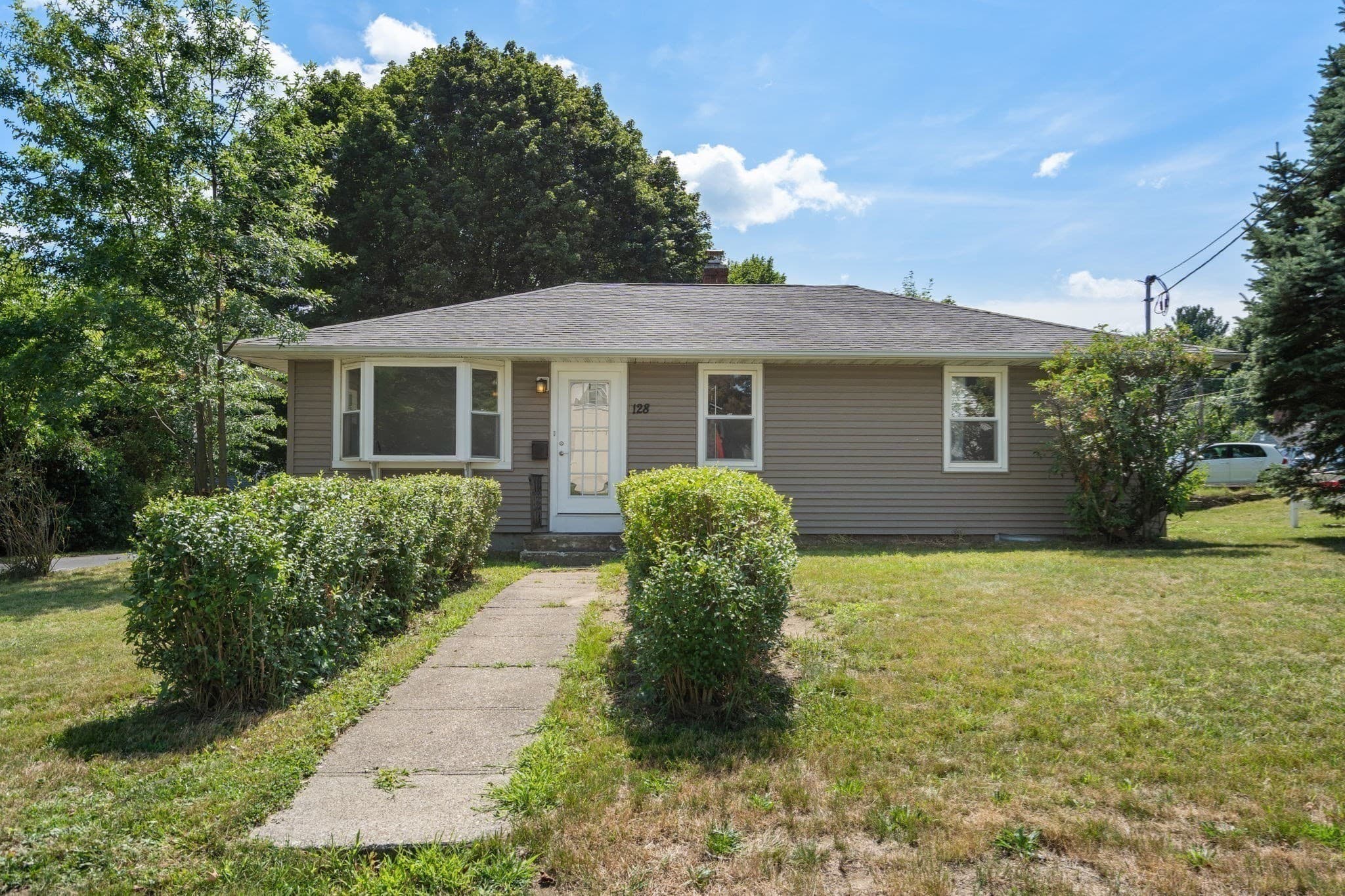 Single Family Residence at 128 Clark St, Worcester MA 01606, Worcester, photo 2 of 34