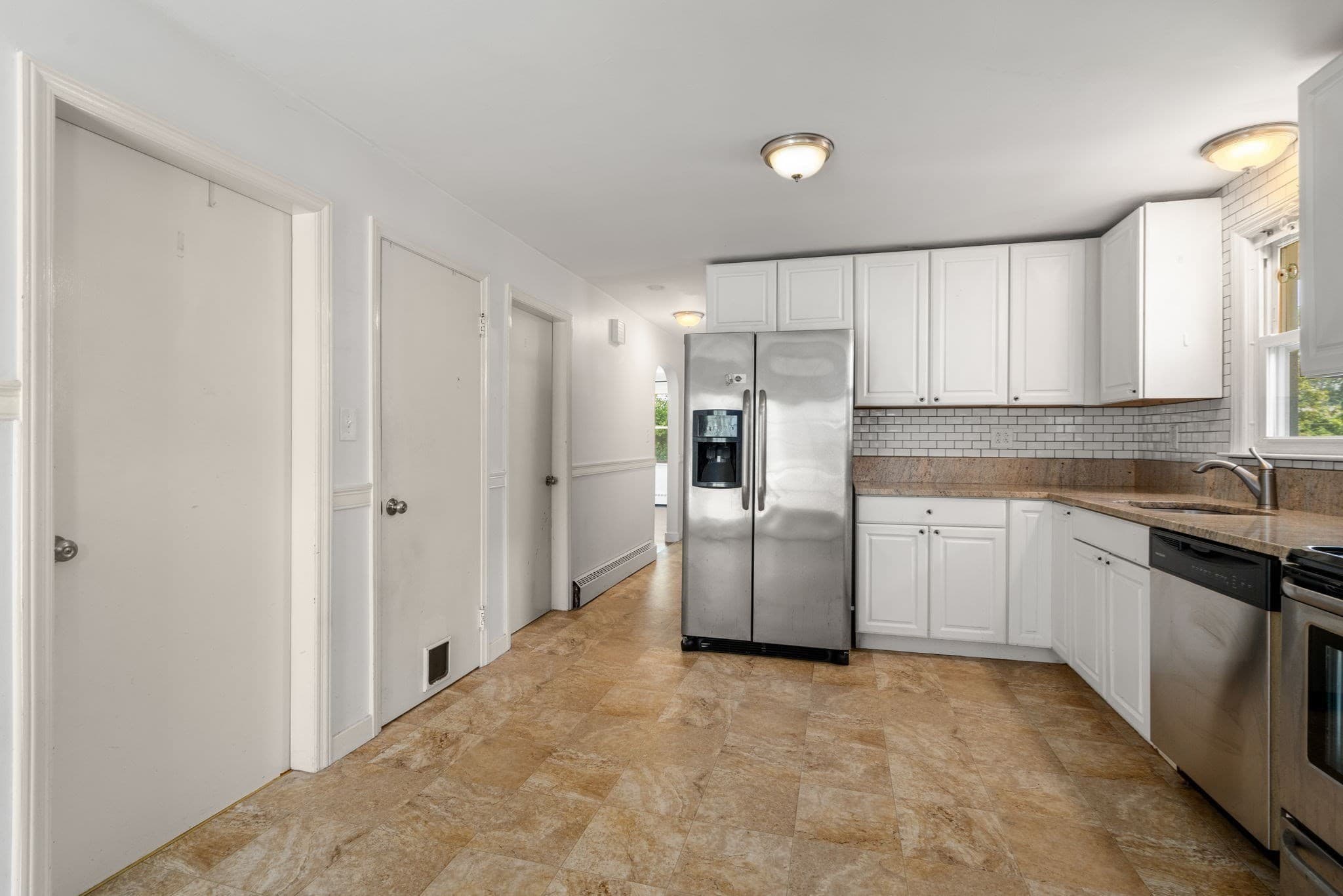 Single Family Residence at 128 Clark St, Worcester MA 01606, Worcester, photo 6 of 34