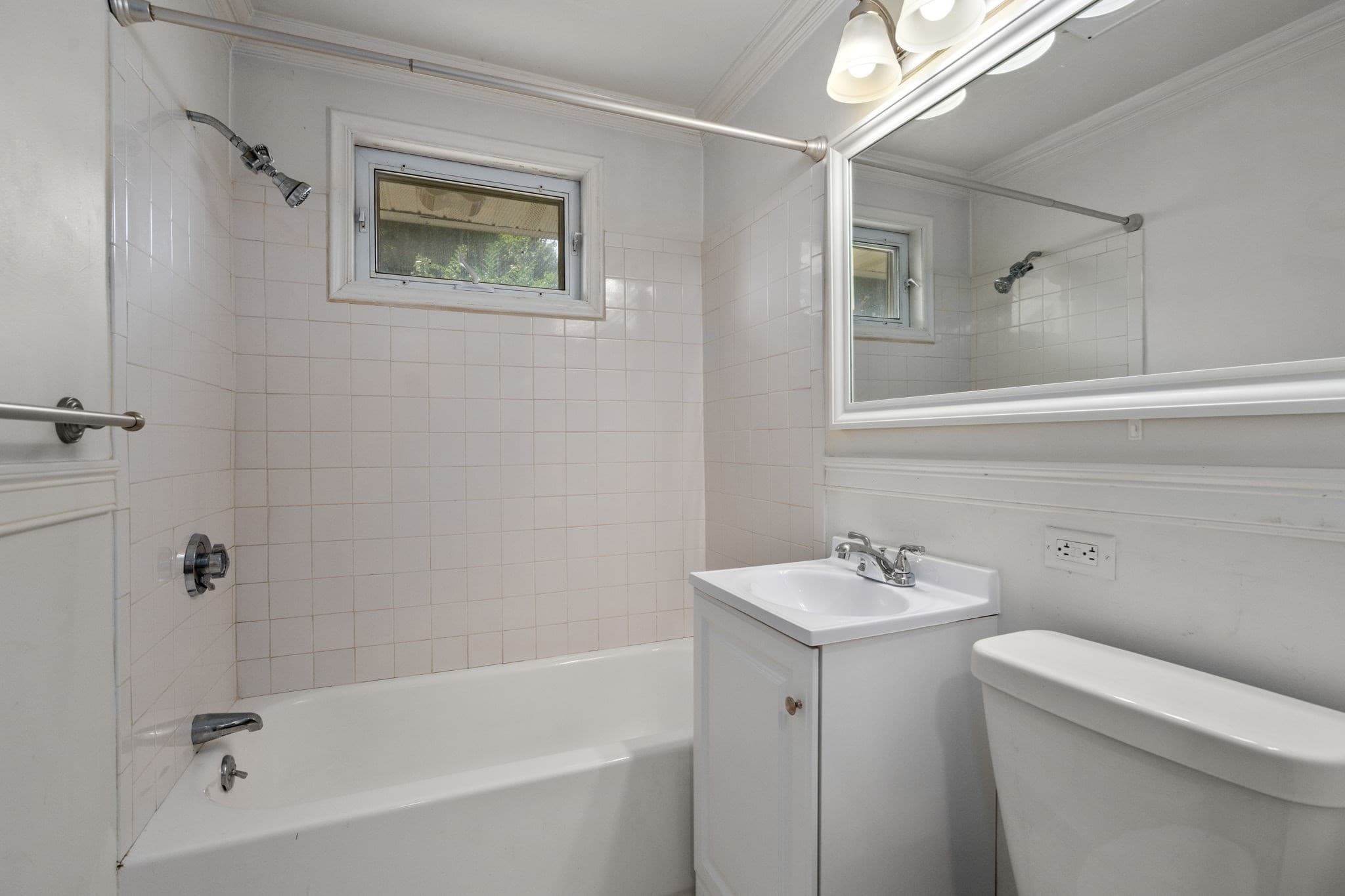 Single Family Residence at 128 Clark St, Worcester MA 01606, Worcester, photo 12 of 34