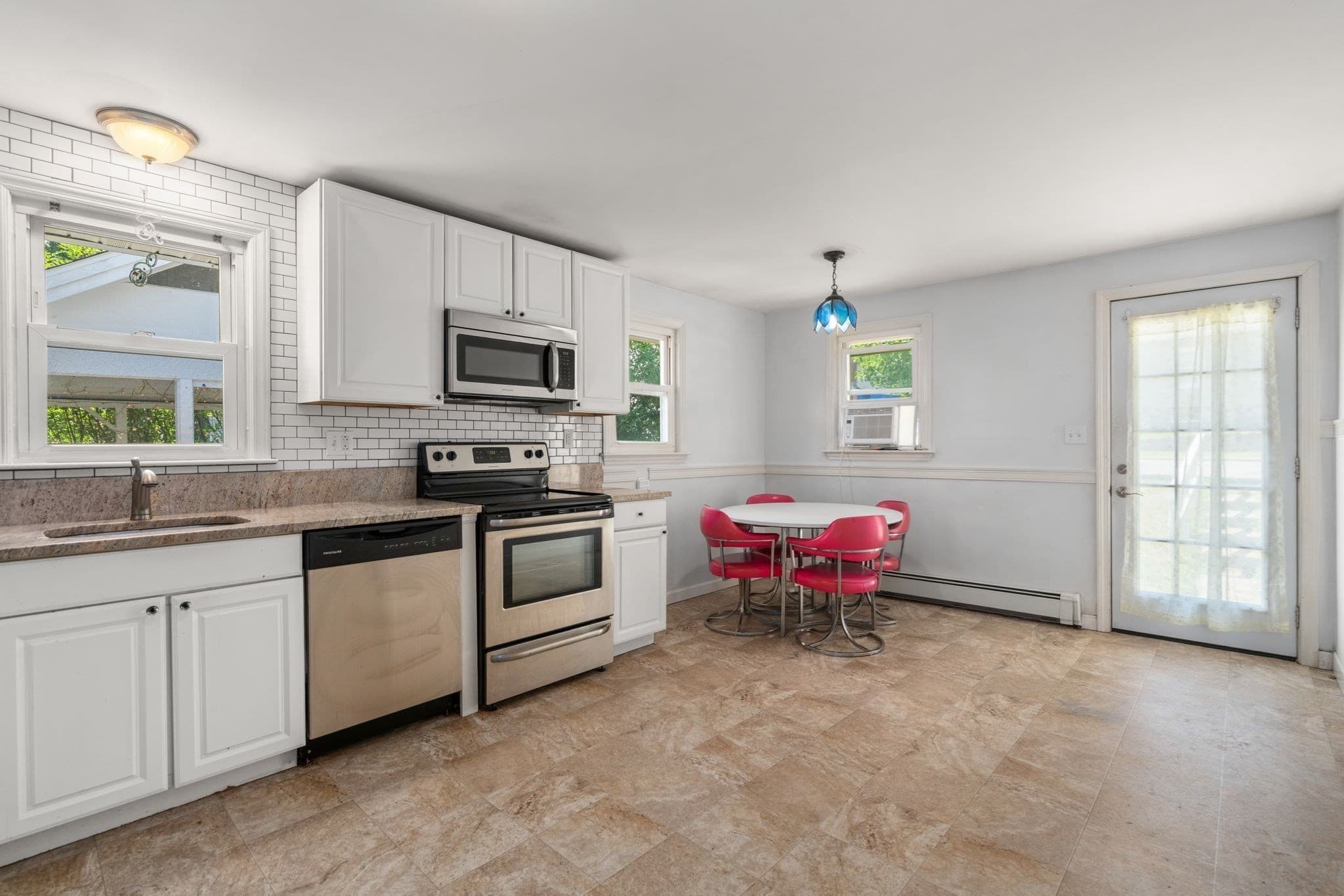 Single Family Residence at 128 Clark St, Worcester MA 01606, Worcester, photo 7 of 34
